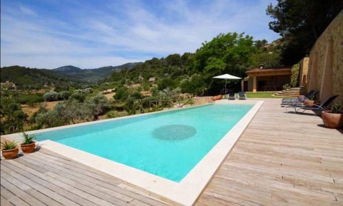 Selva Cabaña | Casa rural con maravillosas vistas a la montaña.