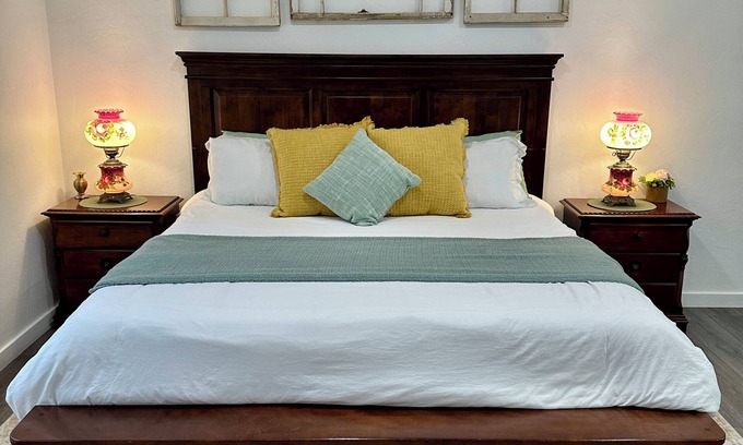 Crescent City Cabaña | Cottagecore Retreat 800 Sq Ft Studio Pet Friendly King Bed