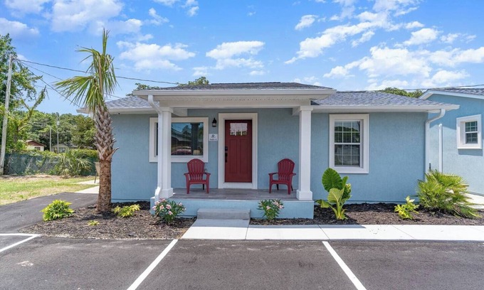 Atlantic Beach Casa | Cottages @ Pearl Beach - Walk to Beach -Suite A