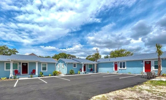 Atlantic Beach Casa | Cottages @ Pearl Beach -Walk To Beach- Suite D