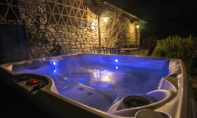 San Casciano in Val di Pesa Casa | Casa de campo con jacuzzi en los viñedos de Chianti, cerca de Florencia