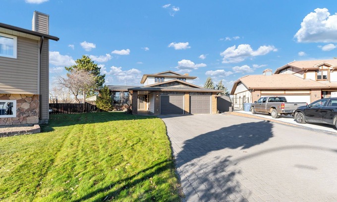 Medicine Hat Casa | Coulee View Inn