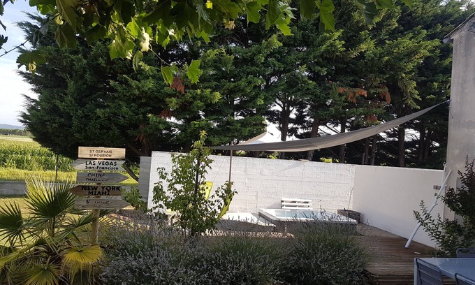 Saint-Gervais-sur-Roubion Casa | Country house with jaccusy in Drôme provençale