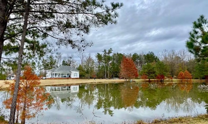 Sturgis Casa | Country 1888 farmhouse near MSU
