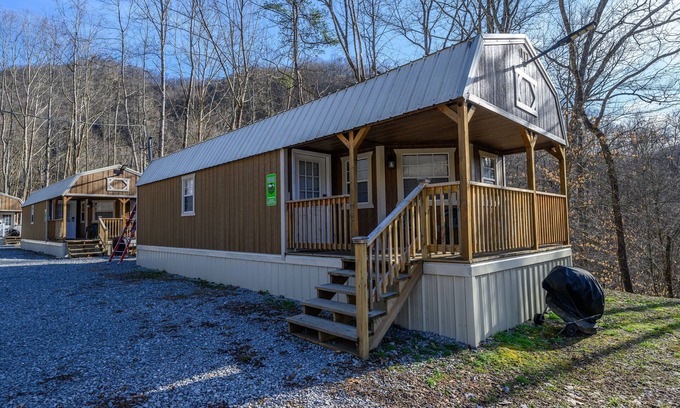 Wilkinson Cabina | Country Bumpkin located in the heart of the Northern Hatfield McCoy Trails