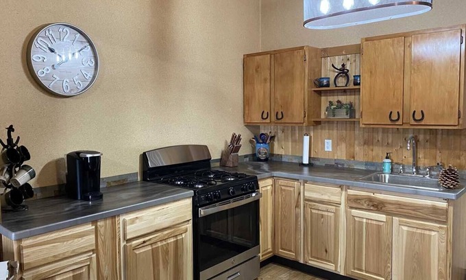 Riverton Cabina | Country Cabin Located In Central Wyoming