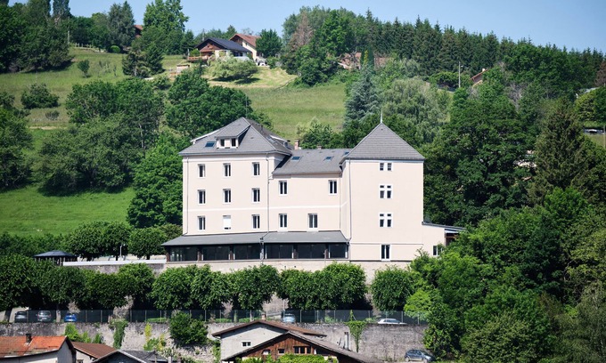 Arvillard Villa | Castillo rural 'Chateau D'escart' con vistas a la montaña, piscina privada y Wi-Fi