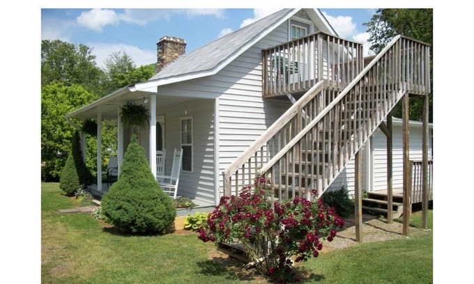 Franklin Cabaña | country charm cottage in a quiet neighborhood. easy access.