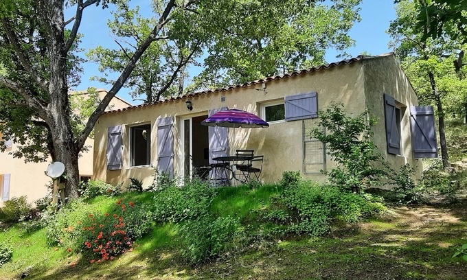 Sainte-Croix-a-Lauze Casa | Country cottage, calm and relaxation in the sun.