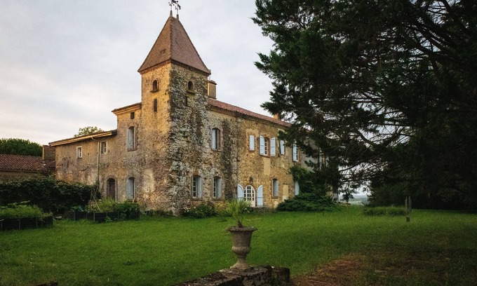 Seailles Casa | Country Comfort and Historic Charm