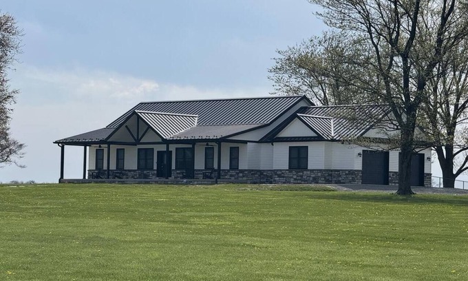 Fairview Highland County Casa | Country Cornerstone Retreat