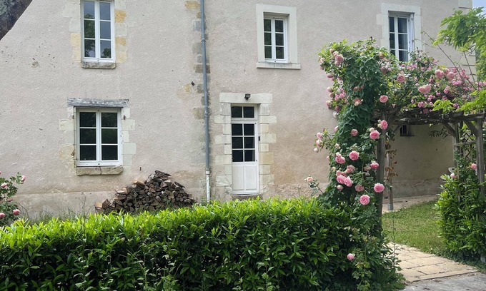 Saint-Antoine-du-Rocher Casa | Country house in the heart of Touraine.