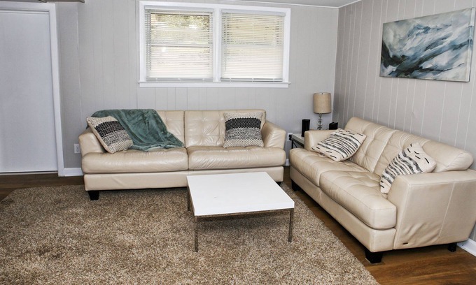 Catawba Casa | Country Getaway: 3BD/1BA: Close to Lake Norman