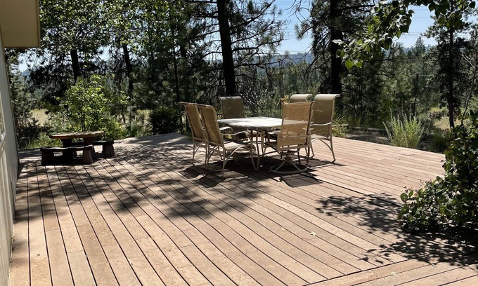 Nine Mile Falls Casa | Country Home (minutes from state park trails)
