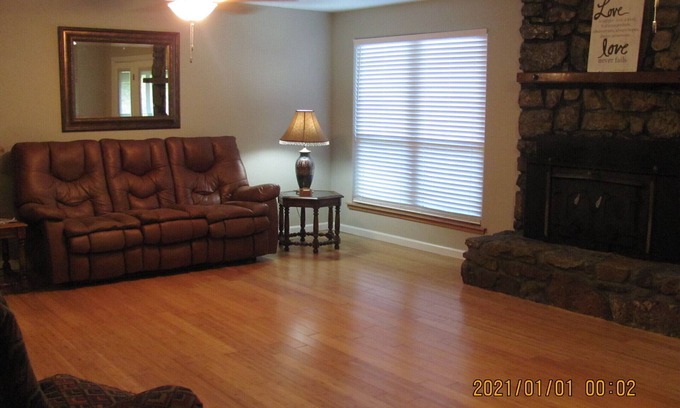 Jerusalem Casa | Country Home with large covered deck & plenty of space for family and friends!