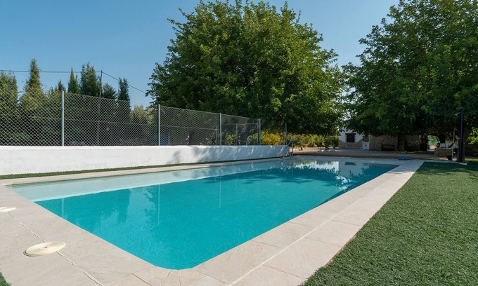 Villacarrillo Casa | Casa rural 'Villa Ilusion' con piscina privada, terraza privada y Wi-Fi