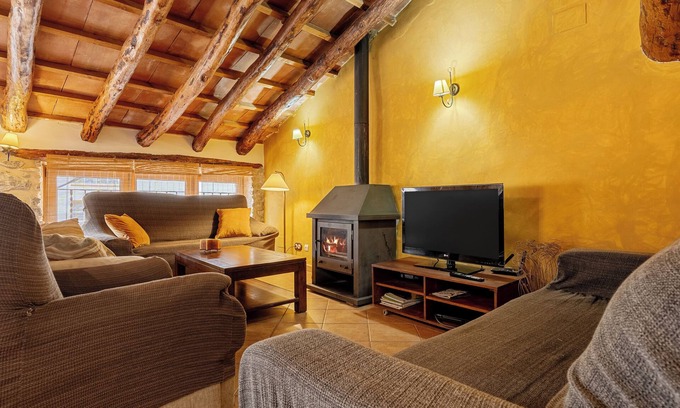 Pauls Casa | Casa rural 'Antic Forn De Paüls' con vistas a la montaña, Wi-Fi y aire acondicionado
