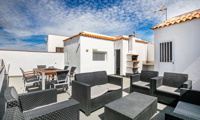 Los Gavilanes Casa | Casa Rural Bodega Oramas con terraza privada y Wi-Fi