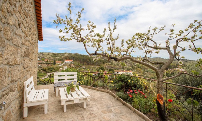Sortelha Casa | Casa rural 'Casa Do Avô - Alojamento Sortelha' con jardín privado, Wi-Fi y aire acondicionado