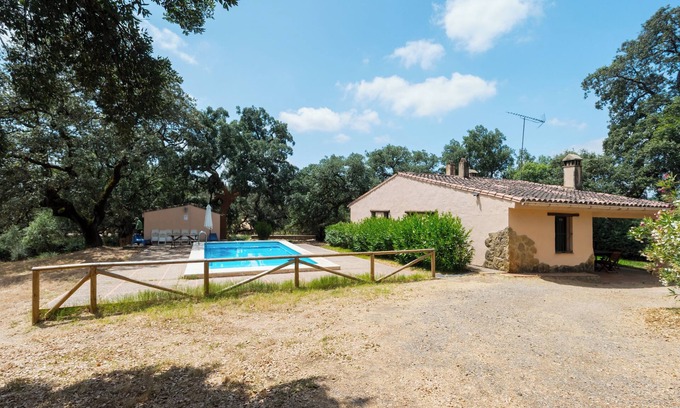 Alajar Casa | Casa rural 'Casa El Chopo' con piscina compartida