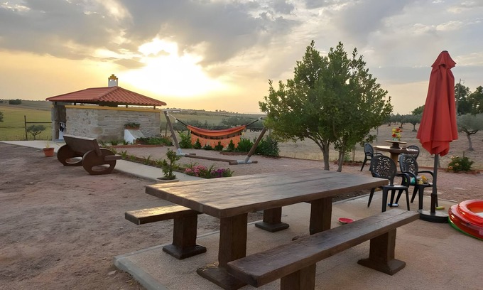 Idanha-a-Nova Apartamento | Country House Das Oliveiras with Private Terrace, Shared Garden and Air Conditioning