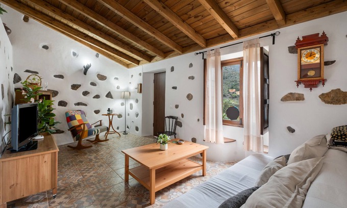 Hermigua Casa | Casa rural 'El Balcón De Petra' con vistas al mar, terraza privada y Wi-Fi