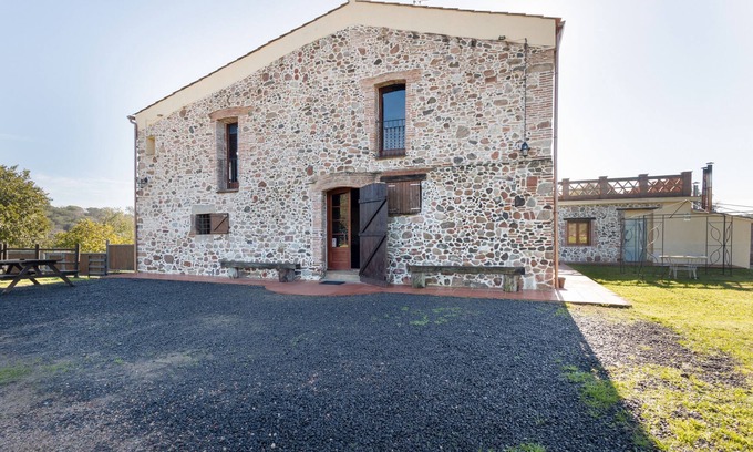 Caldes de Montbui Casa | Casa rural 'Can Llevorer' con vistas a la montaña, piscina privada y terraza privada