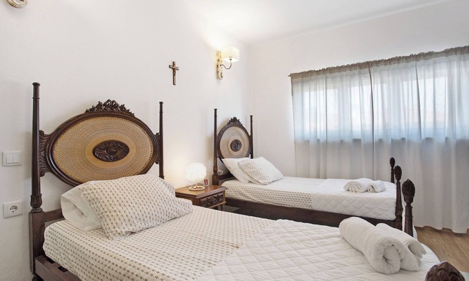 Fatima Casa | Casa rural 'Fátima - Casa Inteira' con terraza compartida, jardín compartido y Wi-Fi