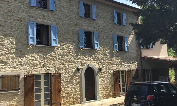 Monte Santa Maria Tiberina Otro | Country house, heated pool, 4 en-suite bedrooms, stunning views sleeps 8 wi-fi