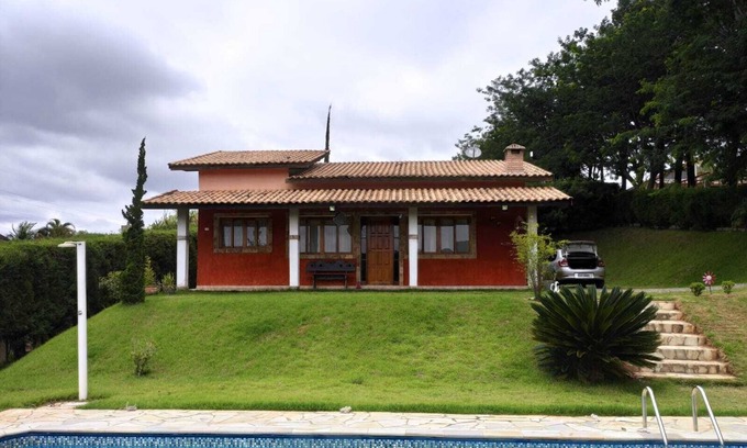 Paruru Casa | Casa de campo en urbanización cerrada en Ibiúna, con piscina y barbacoa.