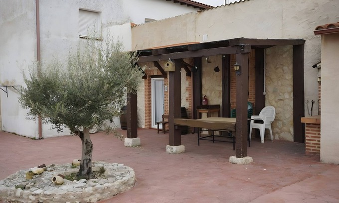 Rueda Casa | Casa rural 'La Abuela Marcelina' con jardín privado y Wi-Fi