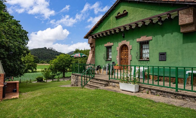 Premio Casa | Casa rural 'La Escuela De Premio' con terraza compartida, jardín privado y Wi-Fi