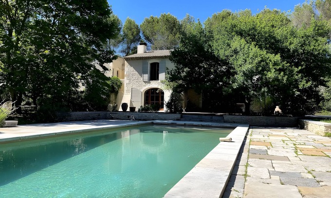 Lambesc Villa | Casa rural 'Mas Des Cigales Et Roulotte Lambesc' con piscina privada, Wi-Fi y aire acondicionado