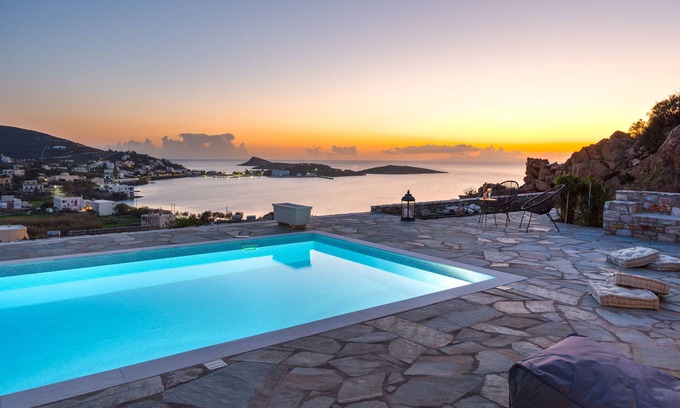 Vissa Villa | Casa rural 'Mont' Rock Villas 1' con vistas al mar, Wi-Fi y aire acondicionado