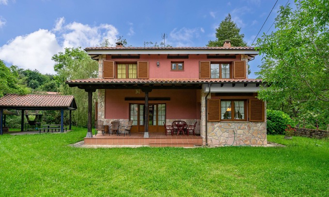La Riera Casa | Casa rural 'Sildavia' con vistas a la montaña, terraza privada y Wi-Fi