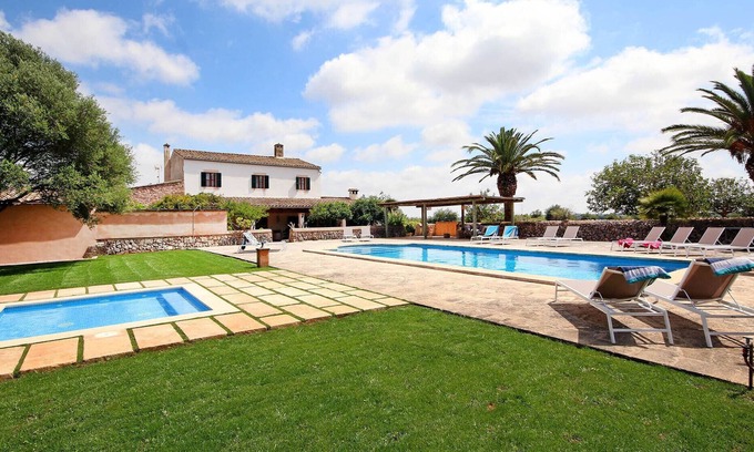 Campos Villa | Casa de campo 'Son Rossinyol' con vistas a la montaña, piscina privada y Wi-Fi