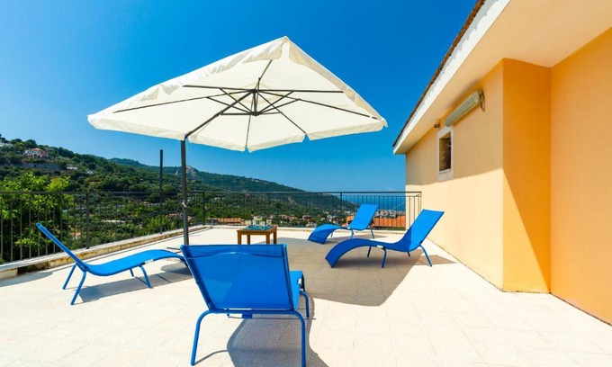 Piano di Sorrento Villa | Country House with Terrace near Sorrento