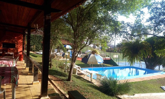Vila Machado Casa | Casa de campo con 2 (dos) piscinas y cancha de tenis.