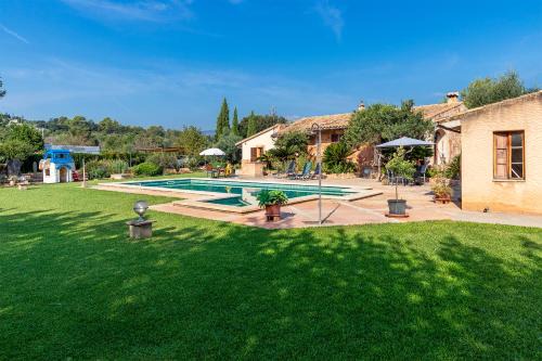 Ullaro Casa | Country house with amazing pool in a beautiful rural setting