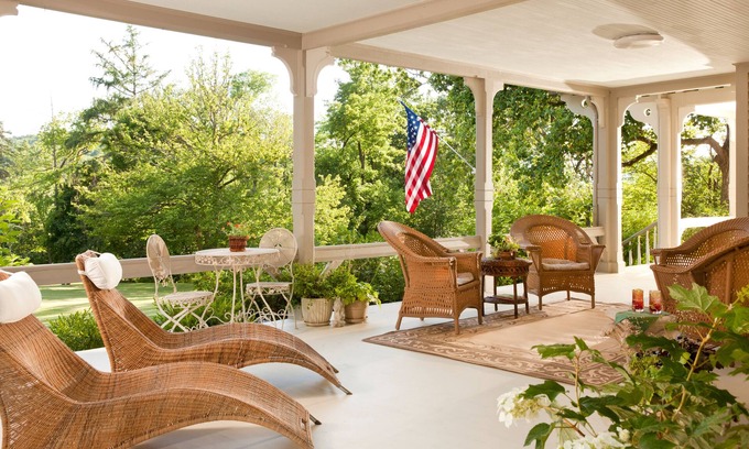 Hudson Casa | Country House with Mountain Views, Fireplaces and Hiking