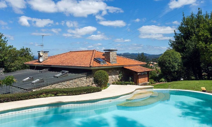 Valenca Cabaña | Country house with swimming pool in Valença!