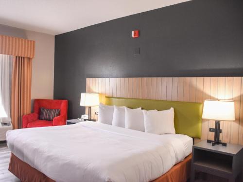 Bloomington Hotel | Country Inn & Suites by Radisson, Bloomington-Normal West, IL