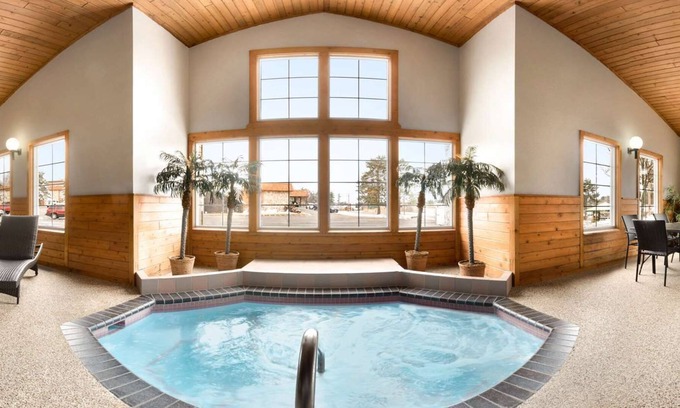Grand Rapids Hotel | Country Inn & Suites by Radisson, Grand Rapids, MN