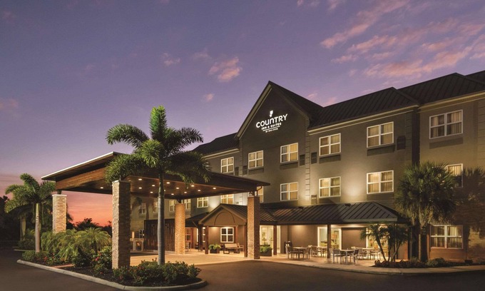 Braden River Hotel | Country Inn & Suites by Radisson, Bradenton-Lakewood Ranch, FL