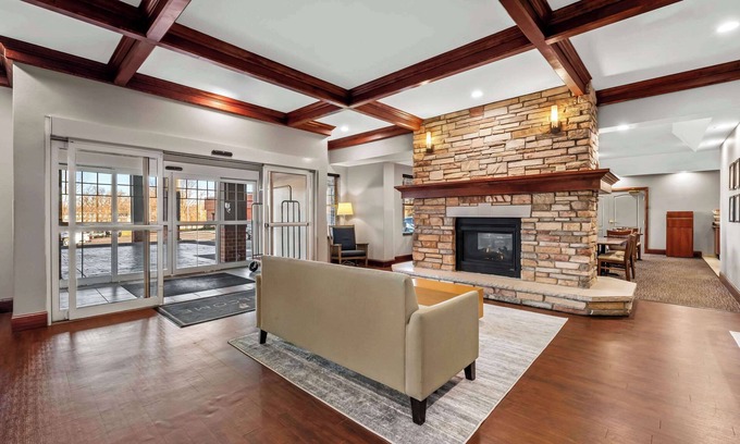 Red Wing Hotel | Country Inn & Suites by Radisson, Red Wing, MN