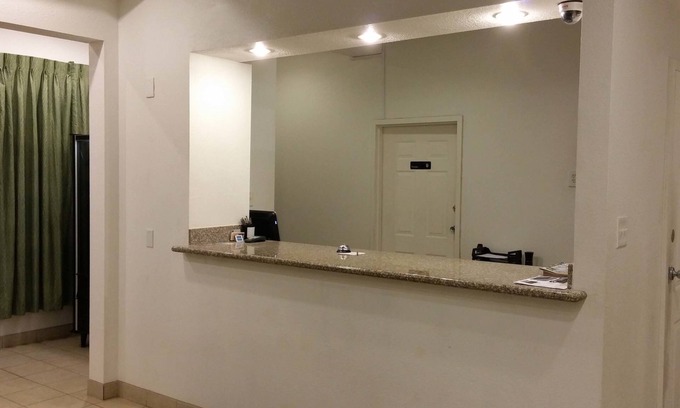 Manvel Hotel | Country Regency Inn & Suites
