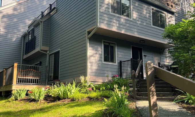West Hartford Condominio | Country-style 3 bedroom, 2.5 bath condo in Quechee, Vermont