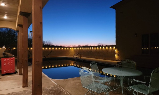 Marshfield Casa | Country Suite by the Pool