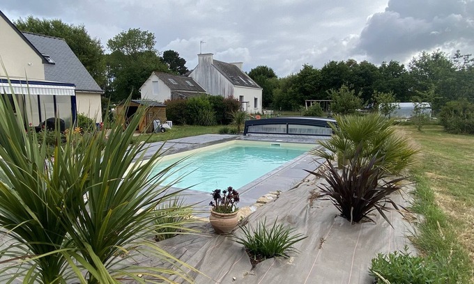 Plouhinec Villa | Country villa with heated pool for 6 people