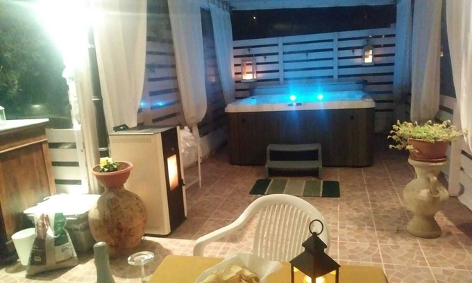Pietrauta Cama Y Desayuno | B&B FalcoBianco - Vino y Jacuzzi